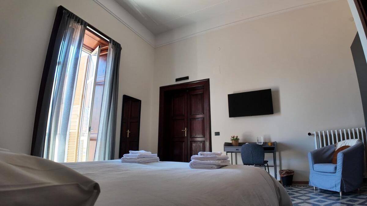 Casa Manu Nuovo Appartamento In Centro Storico Benevento Exterior foto