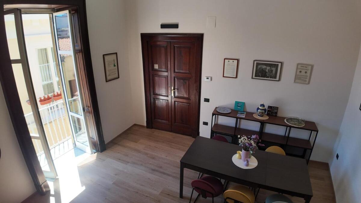 Casa Manu Nuovo Appartamento In Centro Storico Benevento Exterior foto