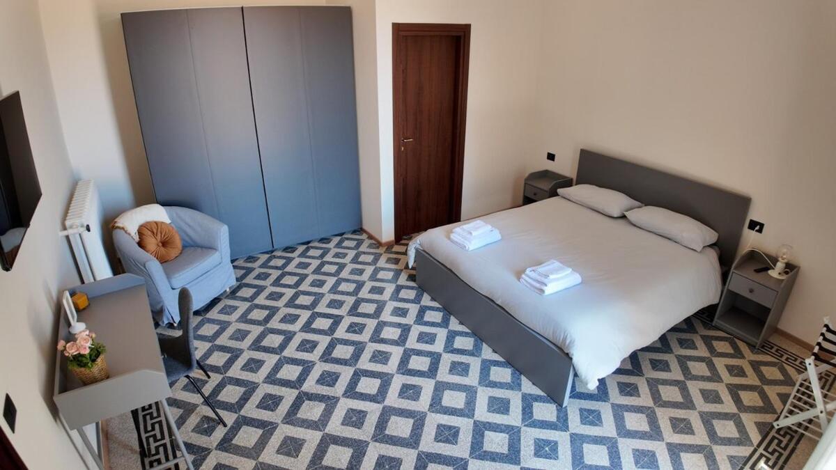 Casa Manu Nuovo Appartamento In Centro Storico Benevento Exterior foto
